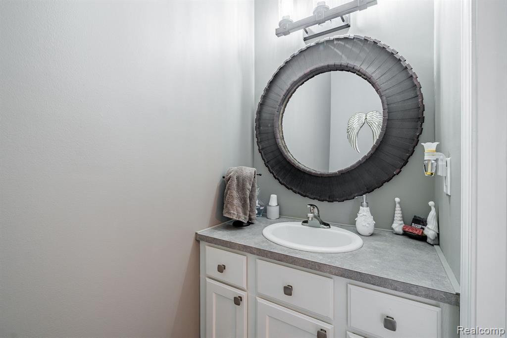 784 Eagle Drive, # 20, Fenton, MI 48430 — Photo 23