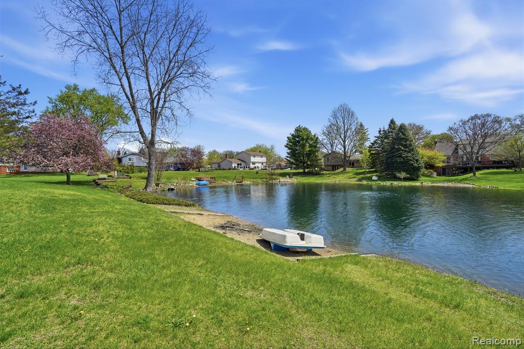 3756 Chevron Drive, Highland, MI 48356 — Photo 29
