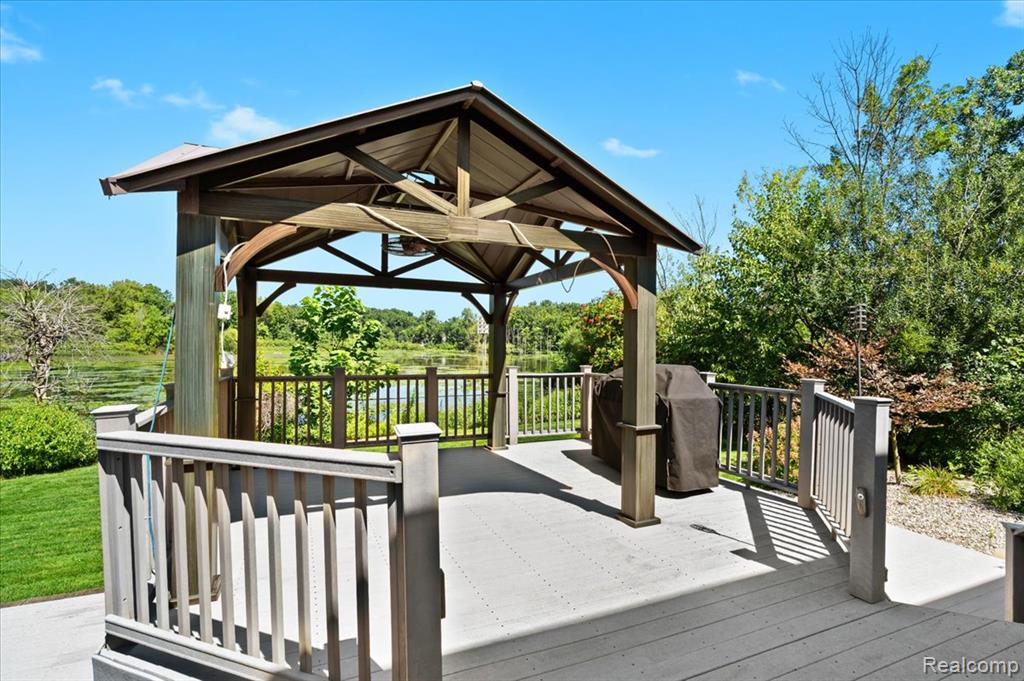 5620 Hatchery Road, Waterford, MI 48329 — Photo 37