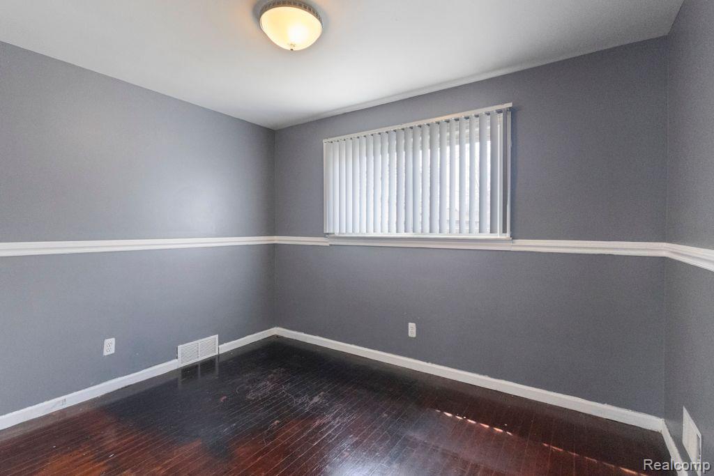 4976 CORNELL Street, Dearborn Heights, MI 48125 — Photo 9