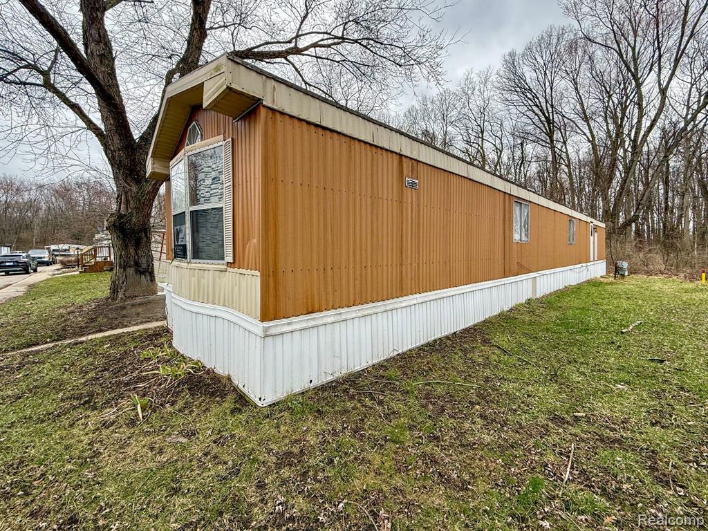 435 Rustic Lane S, Belleville, MI 48111 — Photo 21