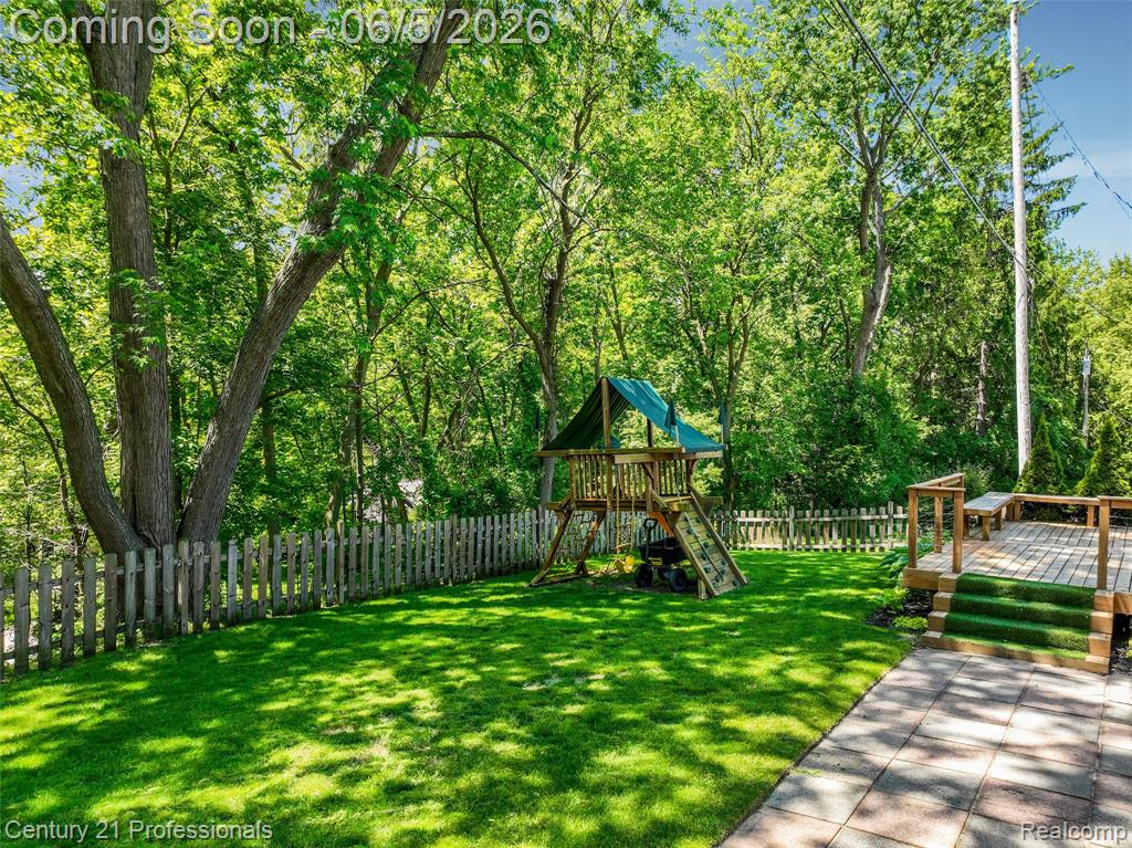 4921 Huron Drive, Clarkston, MI 48348 — Photo 39