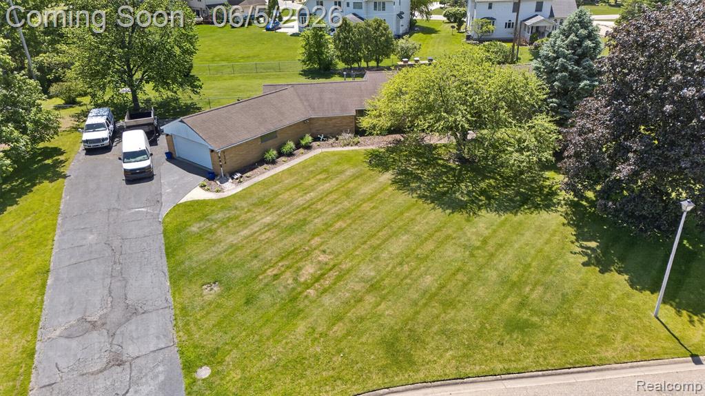 7174 Meadowvue Drive, Grand Blanc, MI 48439 — Photo 2