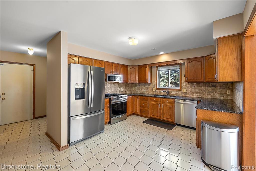 49650 Card Road, Macomb, MI 48044 — Photo 34
