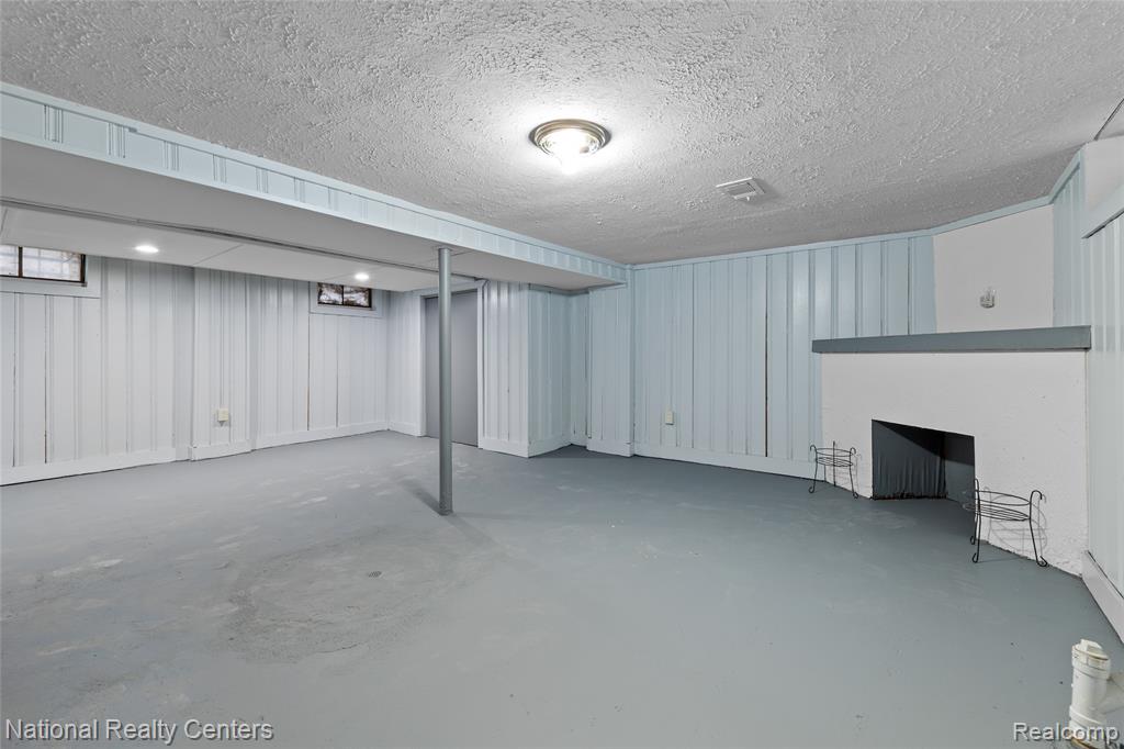 7635 Ashton Avenue, Detroit, MI 48228 — Photo 17