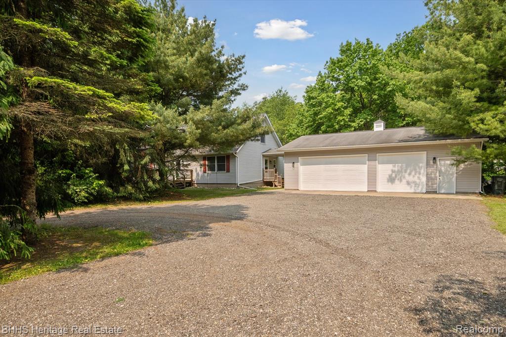 4837 Clyde Road, Howell, MI 48855 — Photo 2