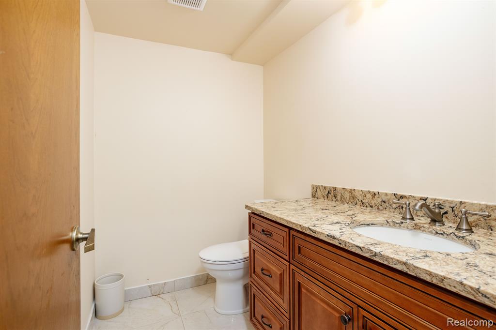 4421 PINEHURST Drive, West Bloomfield, MI — Photo 25