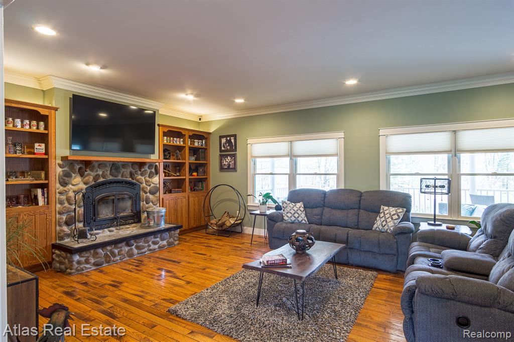 2716 LAKE GEORGE Road, Leonard, MI 48367 — Photo 36
