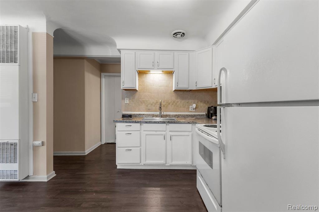 2056 Lafayette Boulevard, Lincoln Park, MI 48146 — Photo 11