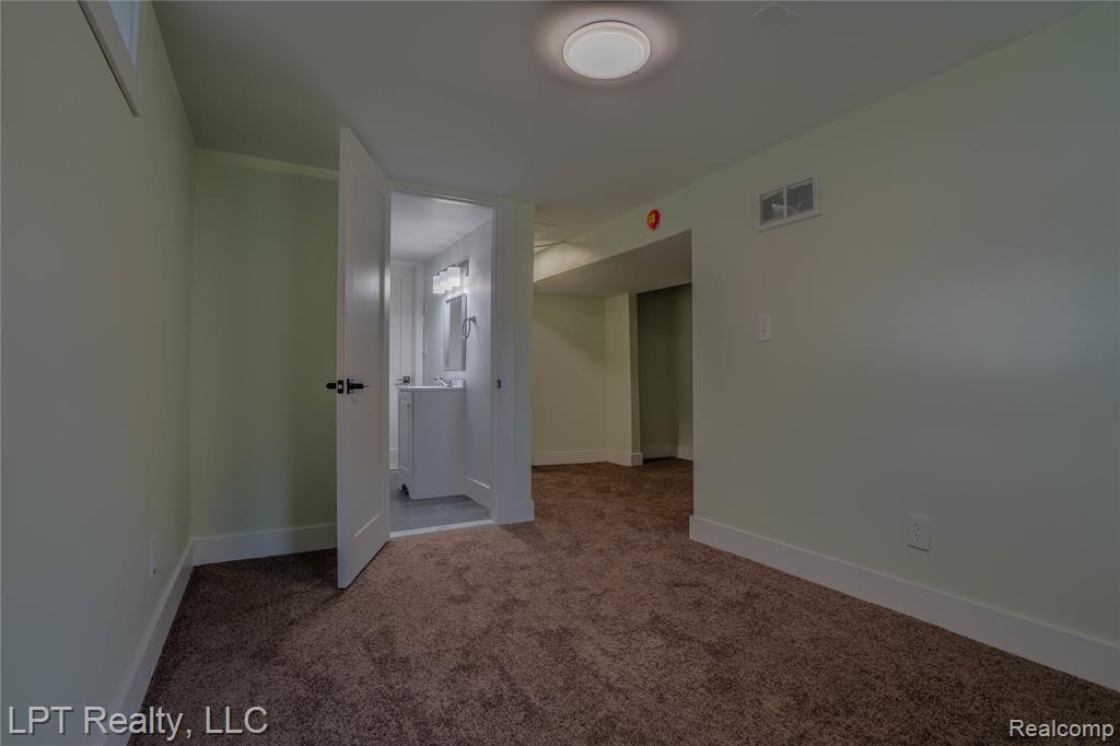 19412 Gaylord, Redford, MI 48240 — Photo 28