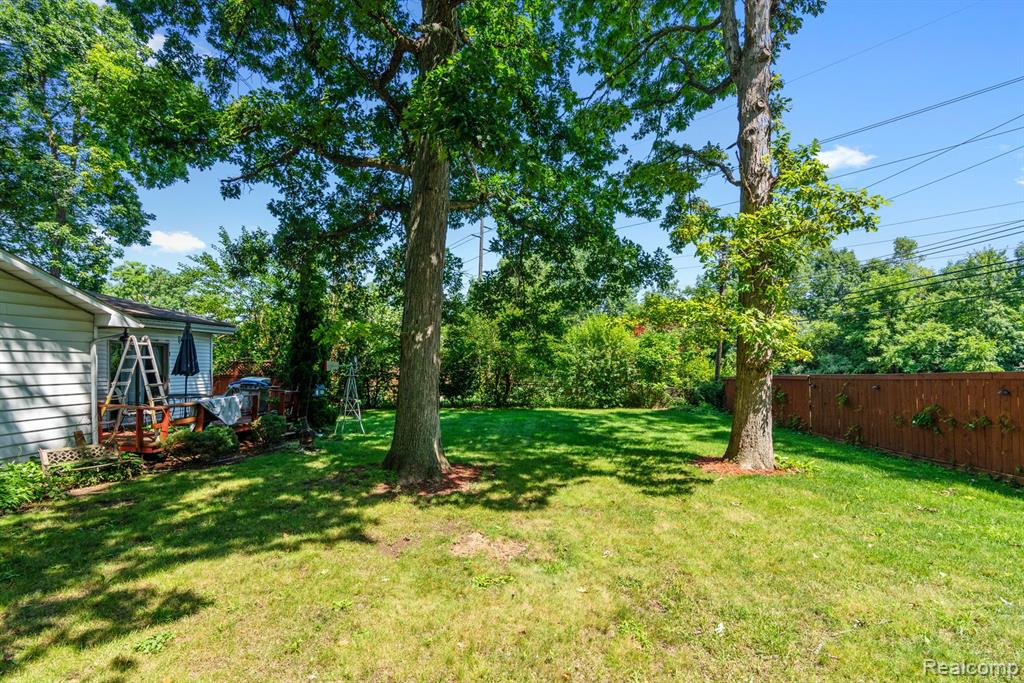 750 N Hagadorn Street, South Lyon, MI 48178 — Photo 16