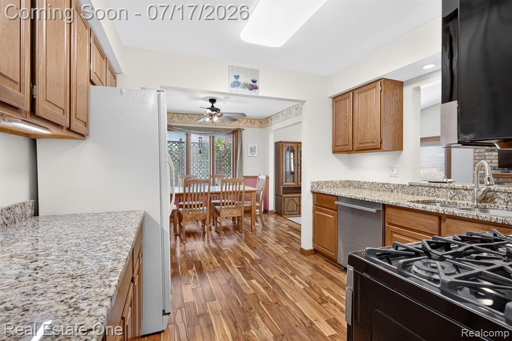 47380 Savannah Drive, Macomb, MI 48044 — Photo 8