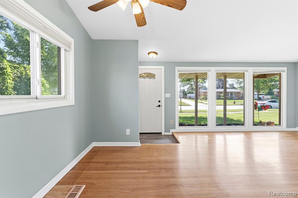 9971 Hartel Court, Livonia, MI 48150 — Photo 3
