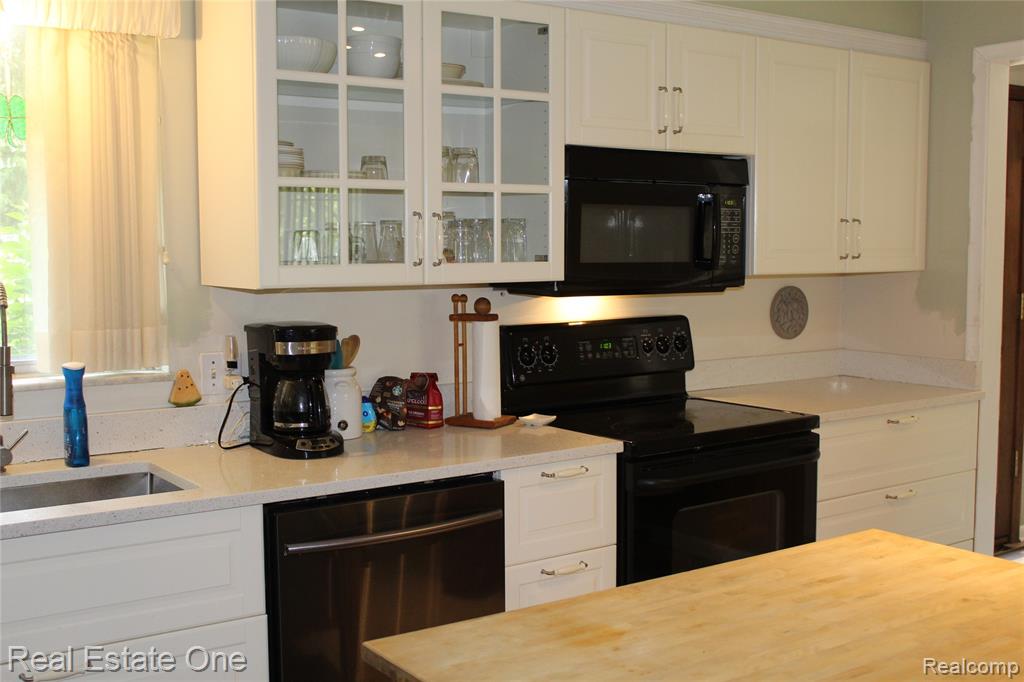 1425 N Alstott Drive, Howell, MI 48843 — Photo 5