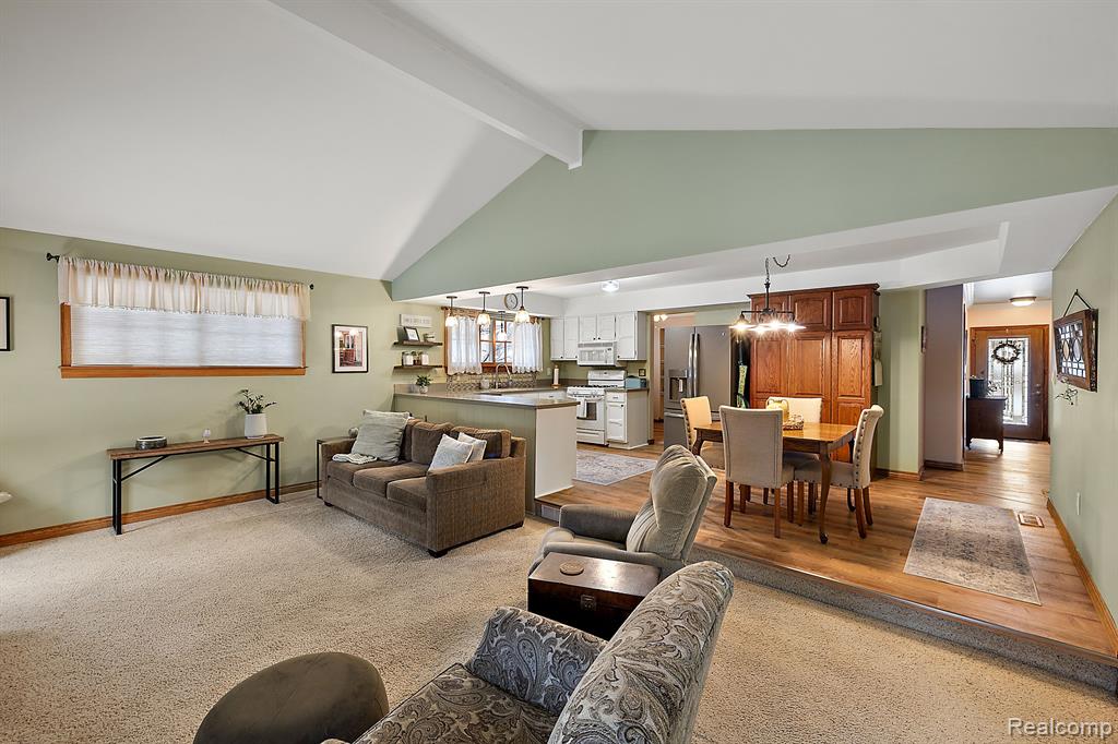 813 ABBEY Lane, Milford, MI 48381 — Photo 13