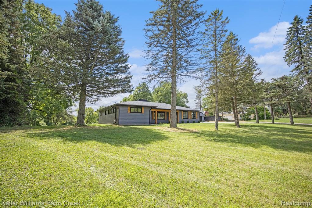 931 Rochester Road, Leonard, MI 48367 — Photo 22