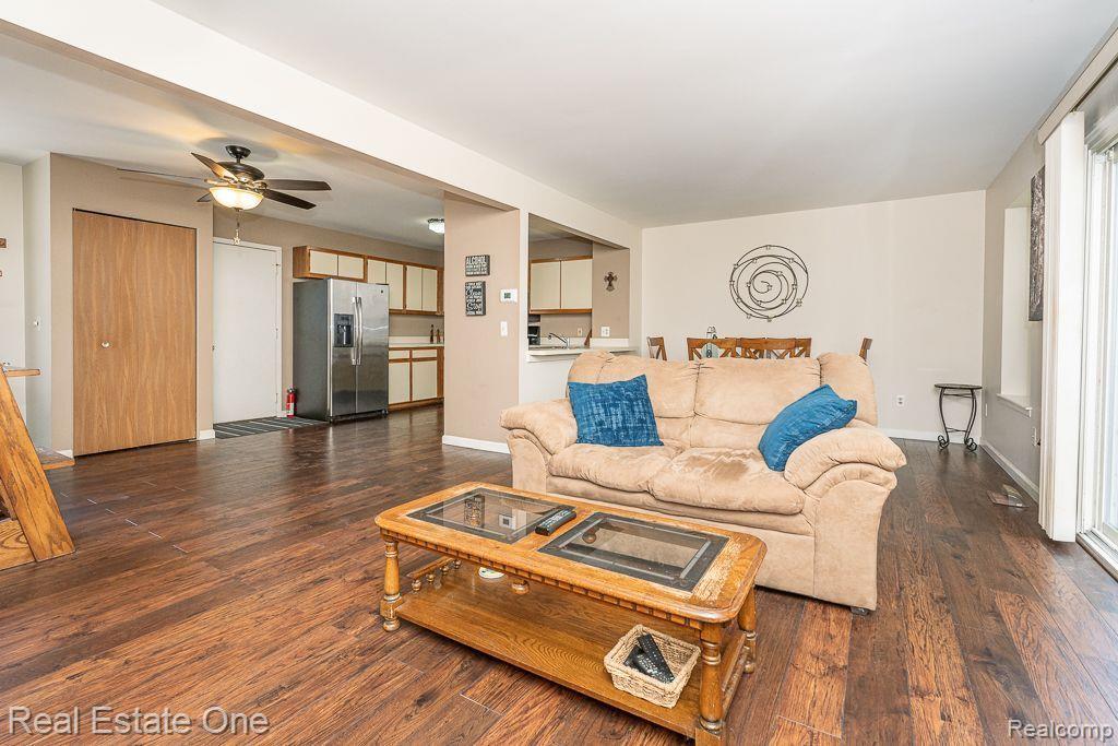 6472 LOCHAVEN Lane, Waterford, MI 48327 — Photo 5