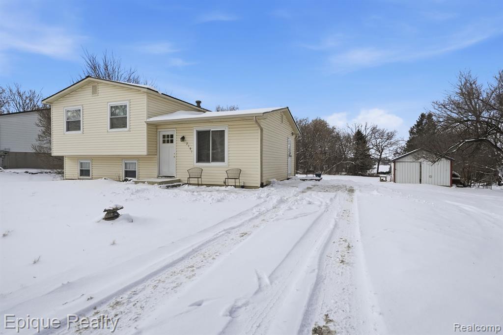 2191 Stonesthrow Drive, Lapeer, MI 48446 — Photo 2
