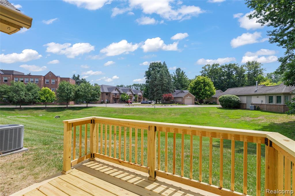 21366 Mulberry Court, Farmington Hills, MI 48336 — Photo 22