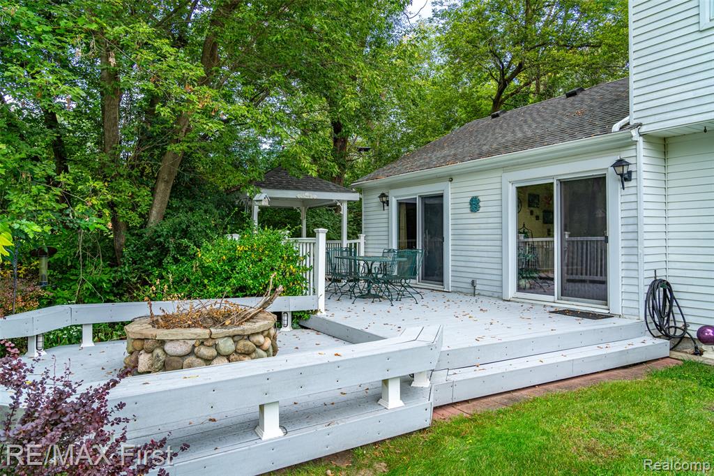 7470 Thornwood Street, Canton, MI 48187 — Photo 14