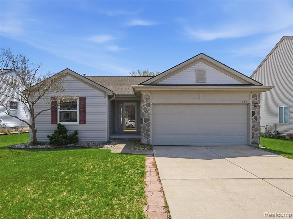 5837 Northridge Circle, Waterford, MI 48327 — Photo 2