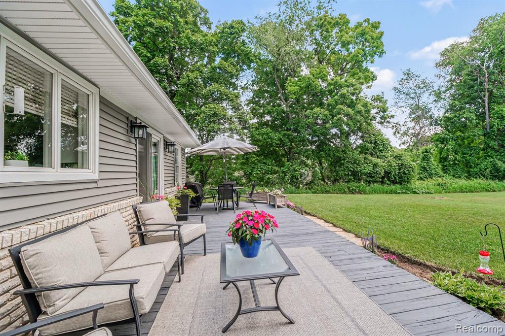 9100 Pine Knob Road, Clarkston, MI 48348 — Photo 36