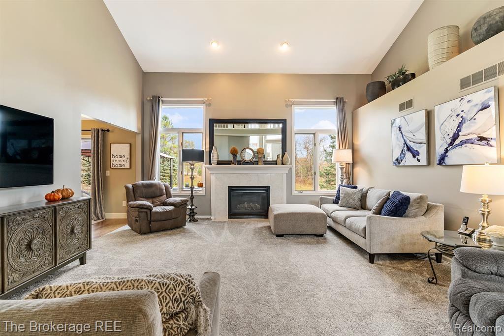 49730 WILLOWOOD Drive, Macomb, MI 48044 — Photo 8
