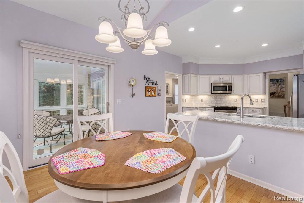 512 WYNGATE Drive, Rochester, MI 48307 — Photo 12