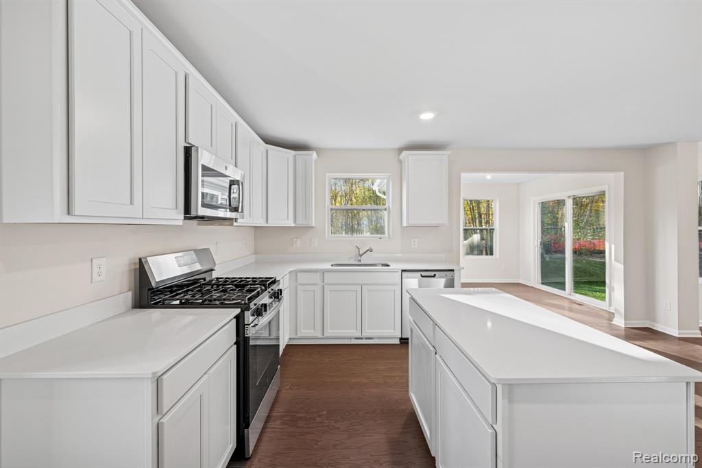 4246 Cedar Lane, Grand Blanc, MI 48439 — Photo 9