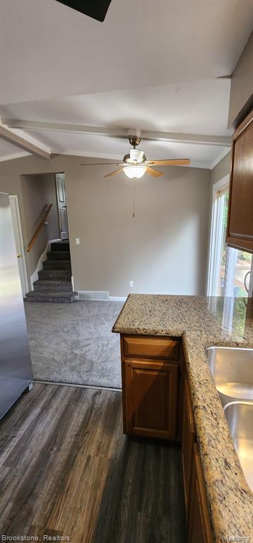 814 MURPHY Court, Linden, MI 48451 — Photo 3