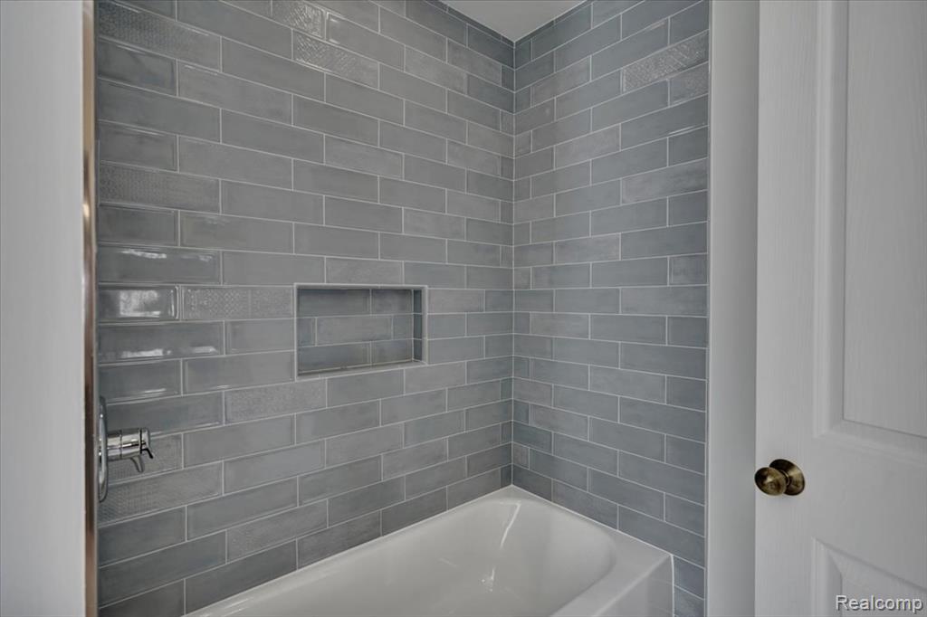 6516 Scenic Pines Court, Clarkston, MI — Photo 26