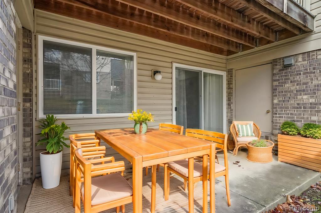 867 Amanda Lane, Pontiac, MI 48340 — Photo 11