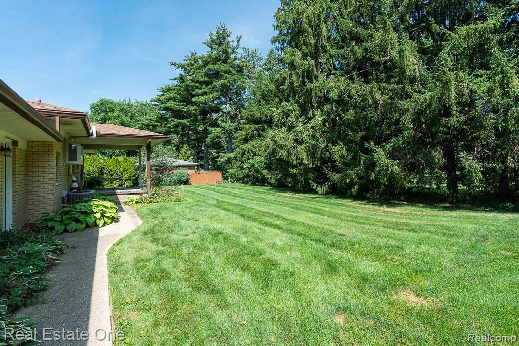 5055 Eastbrook Court, Utica, MI 48316 — Photo 27