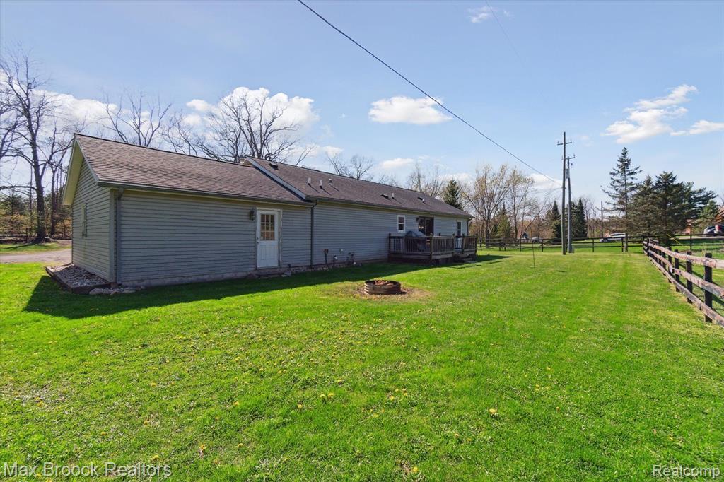 7665 PONTIAC LAKE Road, White Lake, MI — Photo 47