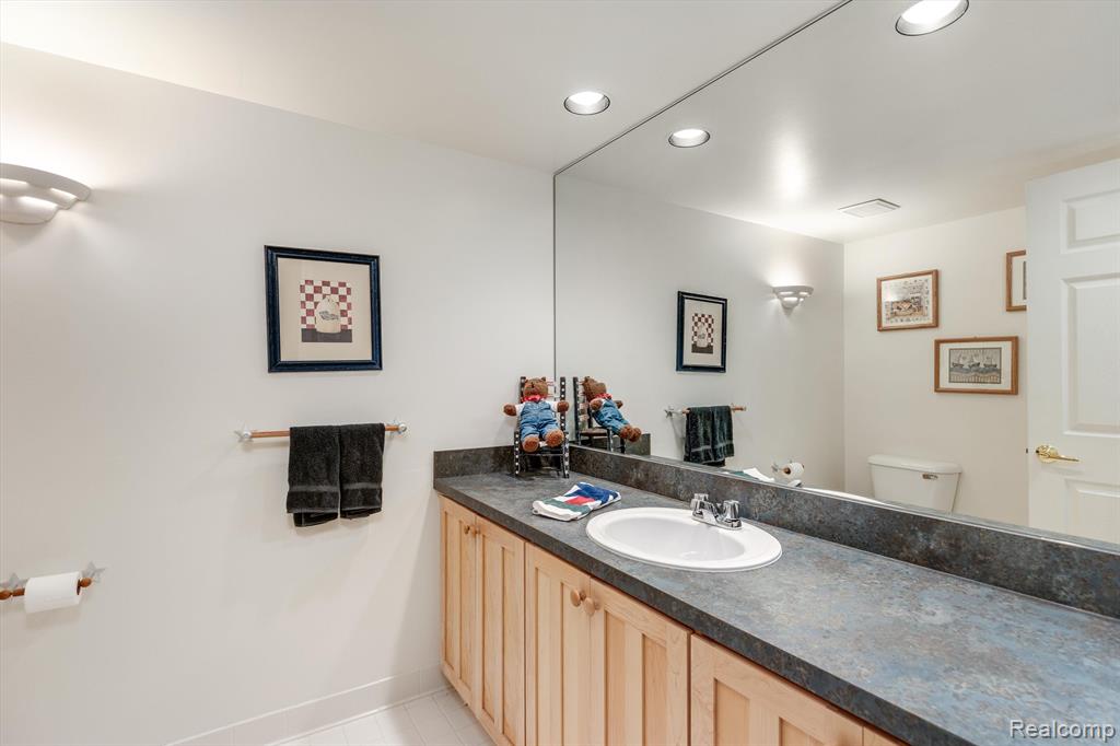6681 Box Wood Court, West Bloomfield, MI — Photo 38