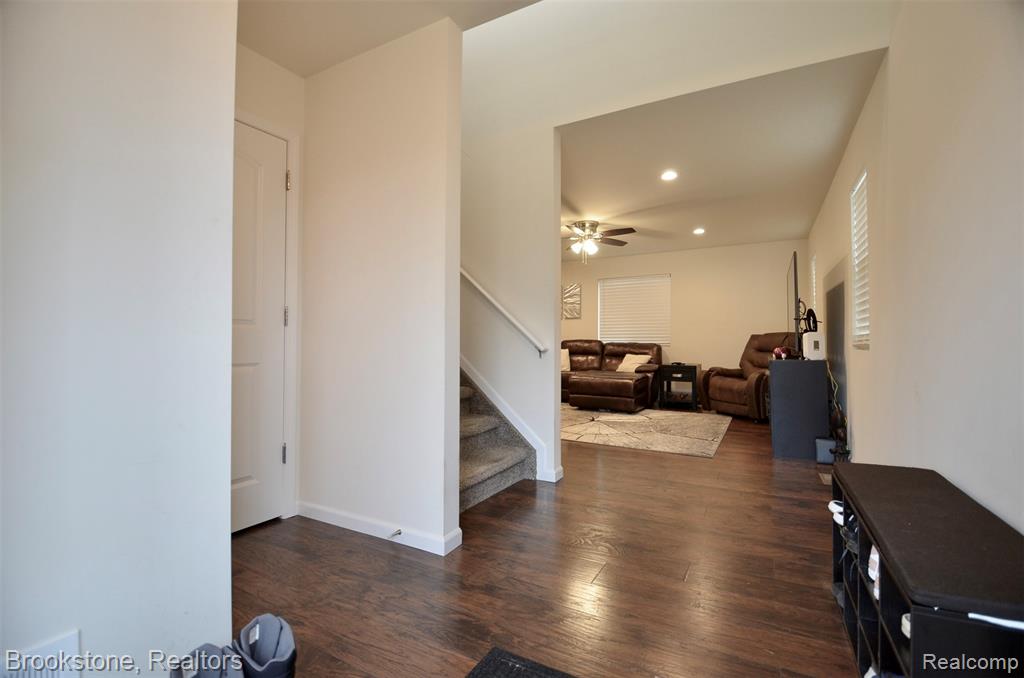 350 Fountain Park Drive, Waterford, MI 48327 — Photo 53