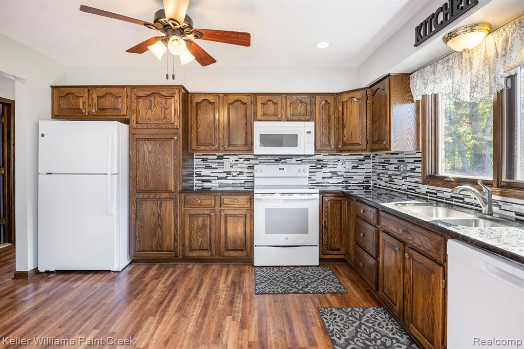 47158 Hunters Chase Drive, Macomb, MI 48042 — Photo 8