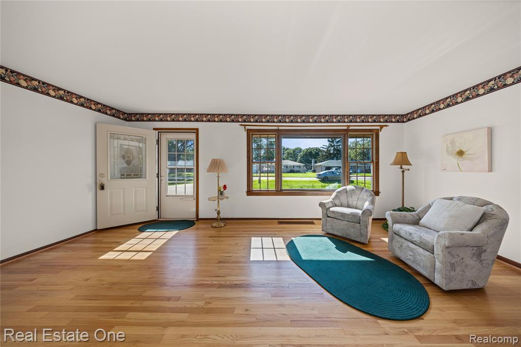 48374 Cardinal Street, Shelby Twp, MI 48317 — Photo 10