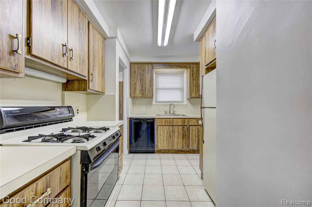 960 Columbia Road, Berkley, MI 48072 — Photo 15