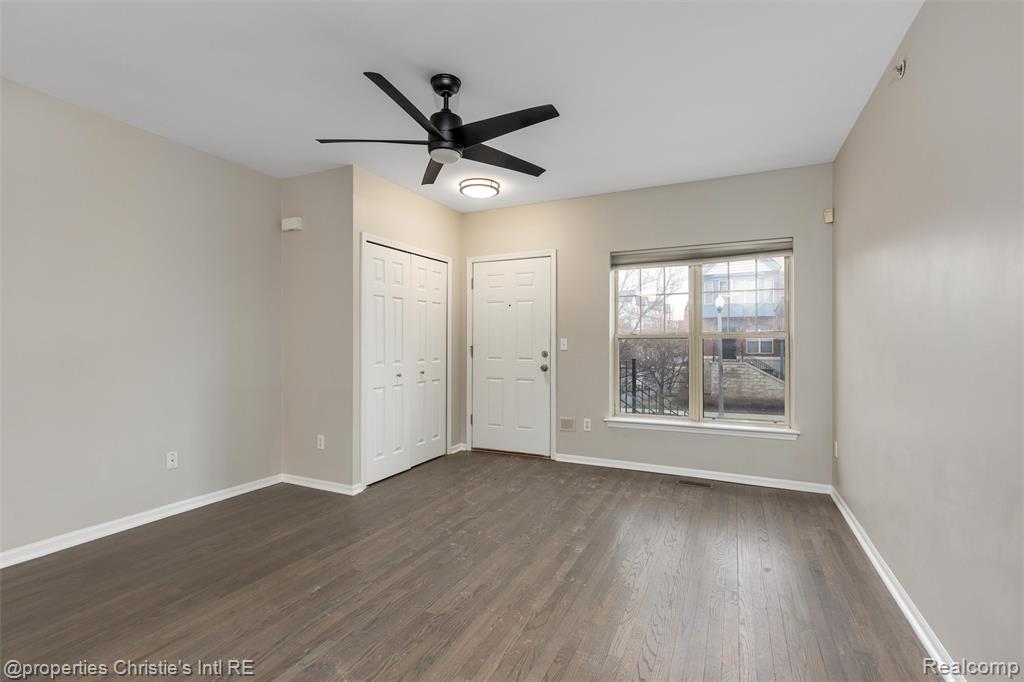44 Adelaide Street - Photo 2