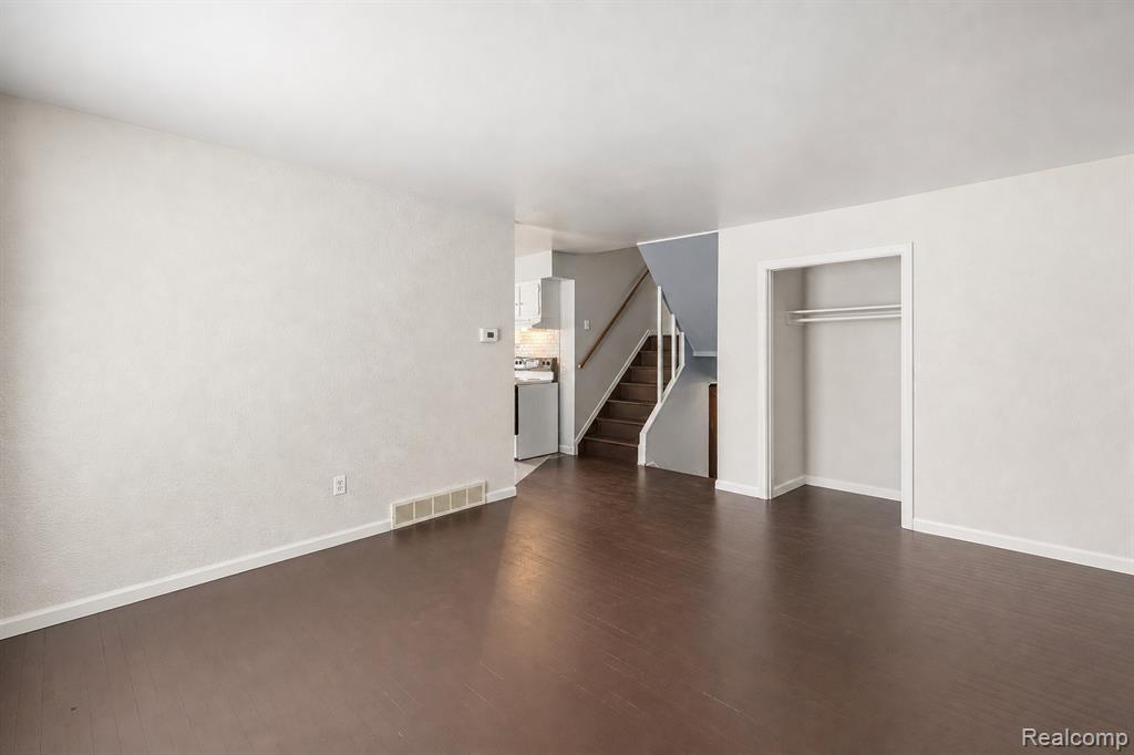 8670 N Eston Road, Clarkston, MI 48348 — Photo 8