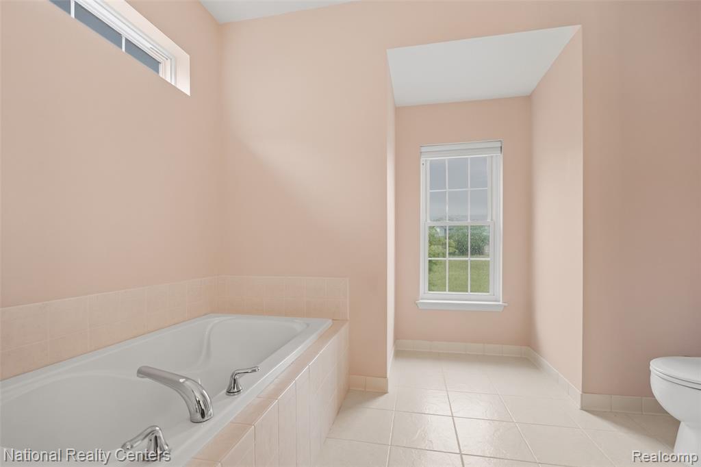 5905 High Pointe Court, Brighton, MI 48116 — Photo 11