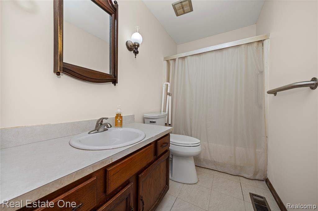 17240 Garvey, Chelsea, MI 48118 — Photo 13