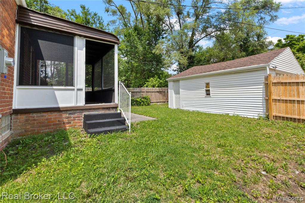 15000 Stansbury Street - Photo 2