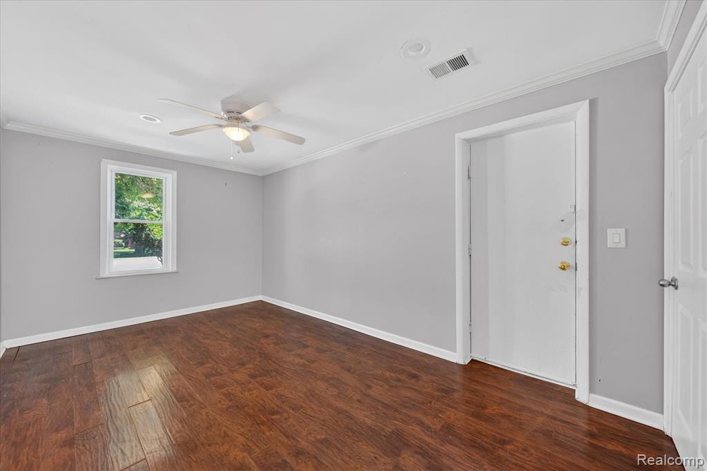 401 W Liberty Street, South Lyon, MI 48178 — Photo 16