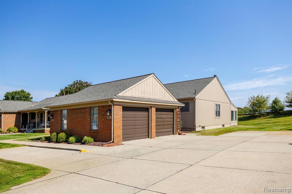 9871 Cambridge Court, South Lyon, MI 48178 — Photo 2