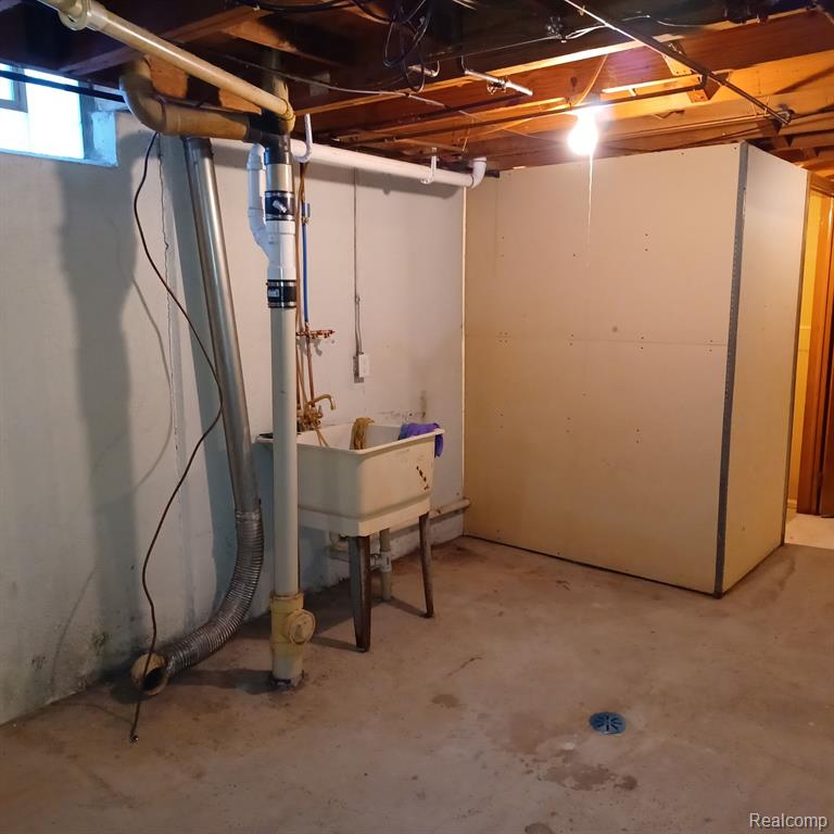 8739 Republic Avenue, Warren, MI 48089 — Photo 5