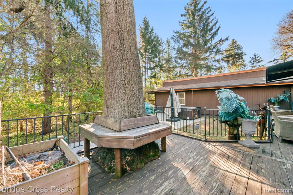 24459 Bloomington Court, Franklin, MI 48025 — Photo 37