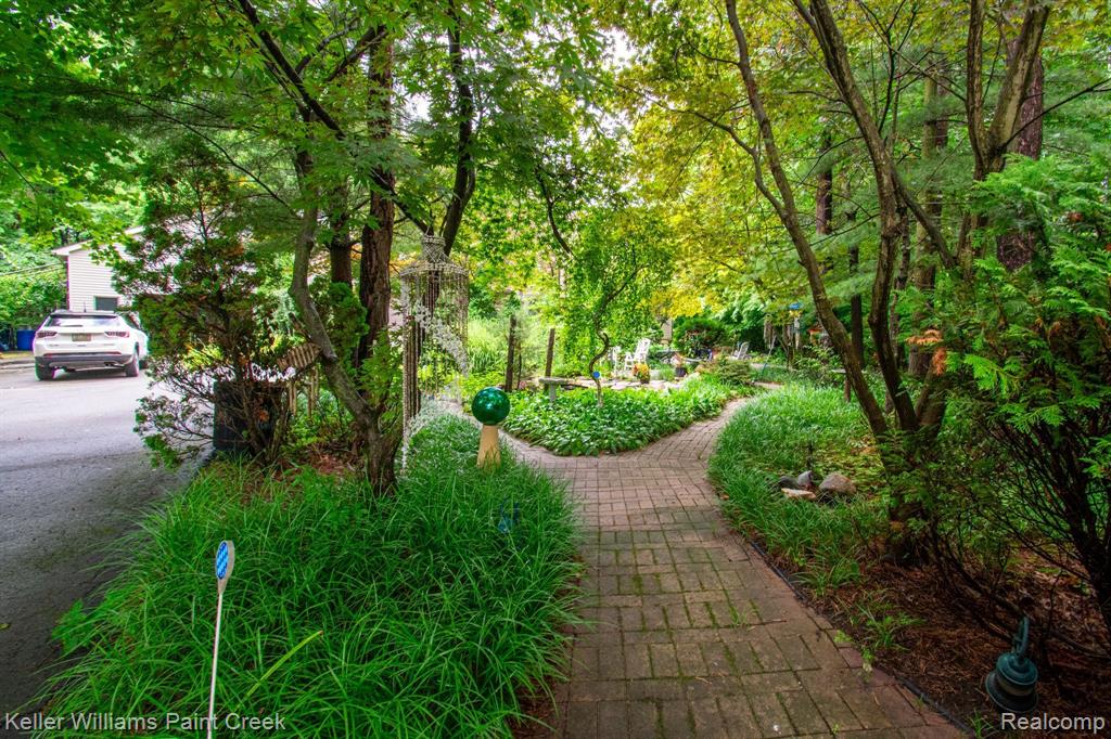 713 KNIBBE Road, Lake Orion, MI 48362 — Photo 4