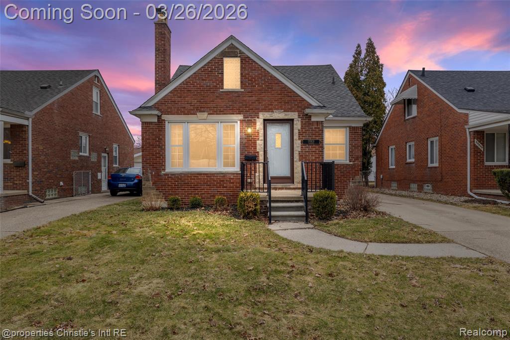 20631 Lochmoor Street, Harper Woods, MI 48225 — front exterior
